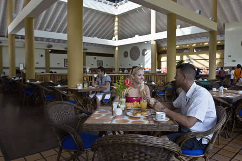 Sunsol Ecoland And Beach Resort Pedro Gonzalez Restaurant photo